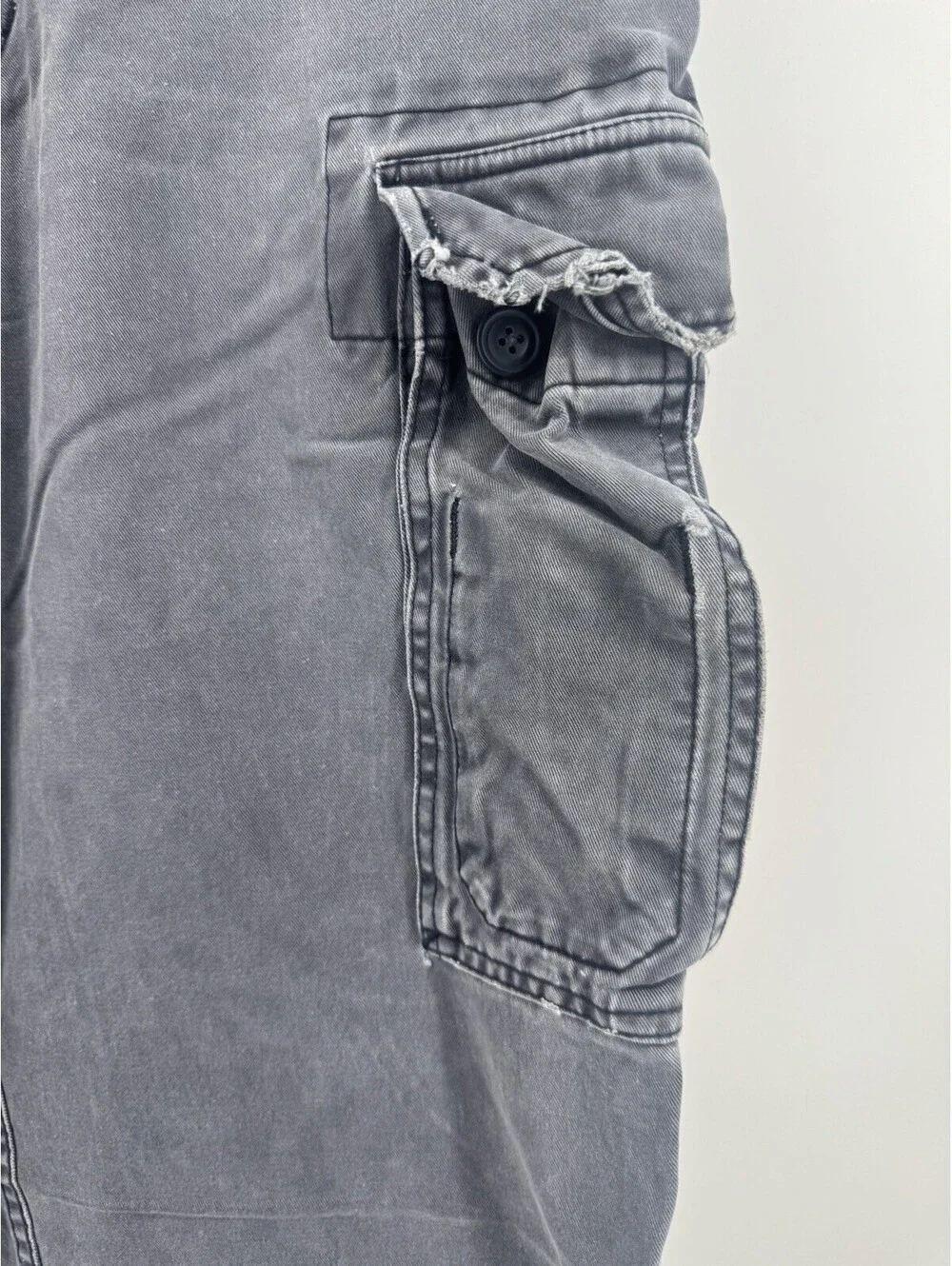 Vintage Y2K  Gray Abercrombie & Fitch Cargo Pants with Side Uility Pockets 32x30